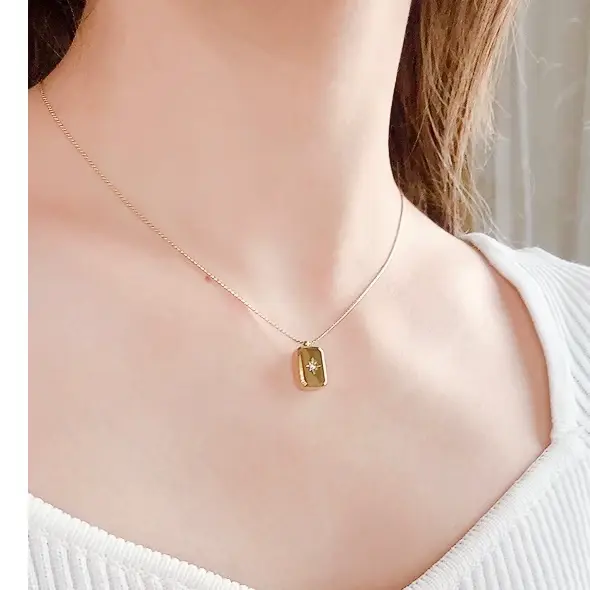 スクエアシンプルネックレス